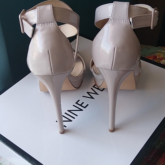 Sandals - Picture 3 of 4